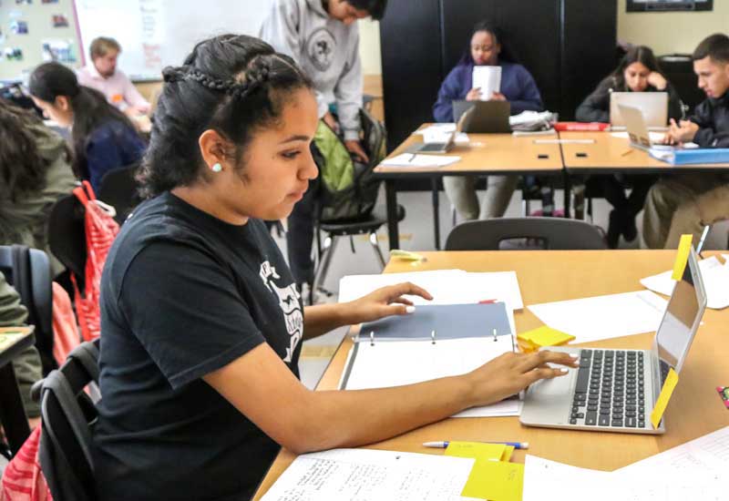 California Conectada, programa diseñado para ayudar a los estudiantes latinos a tener éxito en este año escolar